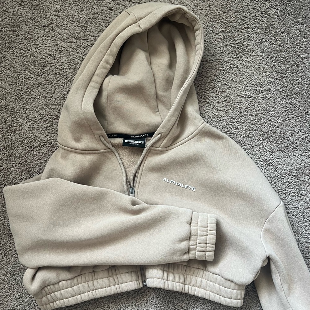 ALPHALETE CROPPED ZIP UP HOODIE